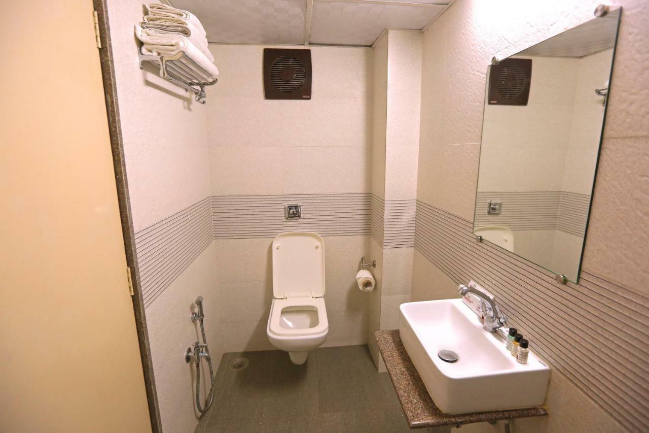 Hotel Shantidoot, Dadar Mālād Kültér fotó